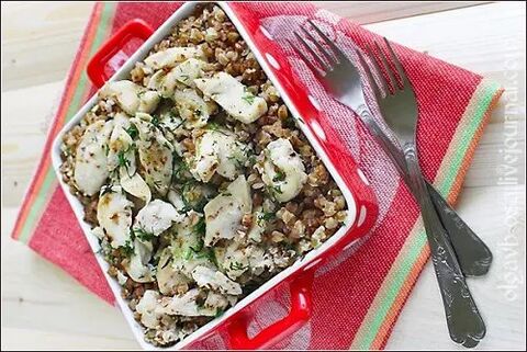 Blé de sarracene avec poulet